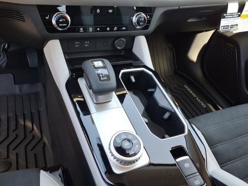 New 2026 Mitsubishi Outlander SE AWD/4WD image 10