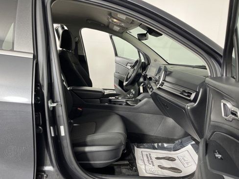 Used 2023 Kia Sportage LX FWD image 33