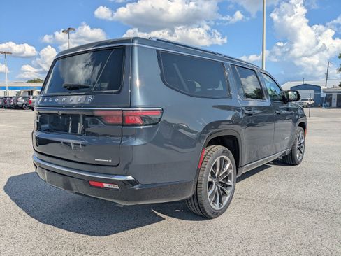 Used 2024 Jeep Wagoneer L Series III w/ Premium Group I AWD/4WD image 4