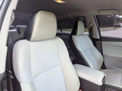 Used 2016 Toyota Camry SE image 15