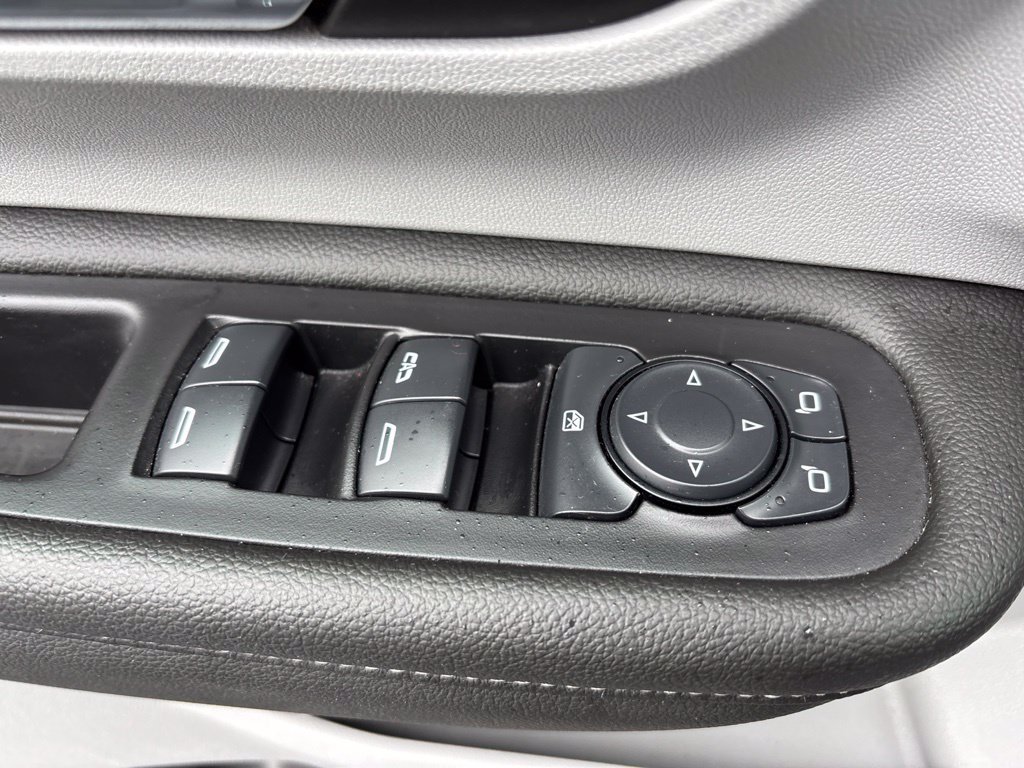 Used 2024 GMC Terrain SLE FWD image 16
