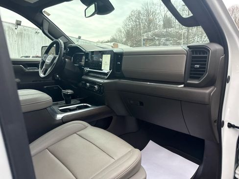 Used 2024 GMC Sierra 1500 SLT w/ SLT Premium Plus Package image 28