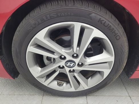 Used 2017 Hyundai Elantra Limited FWD image 31