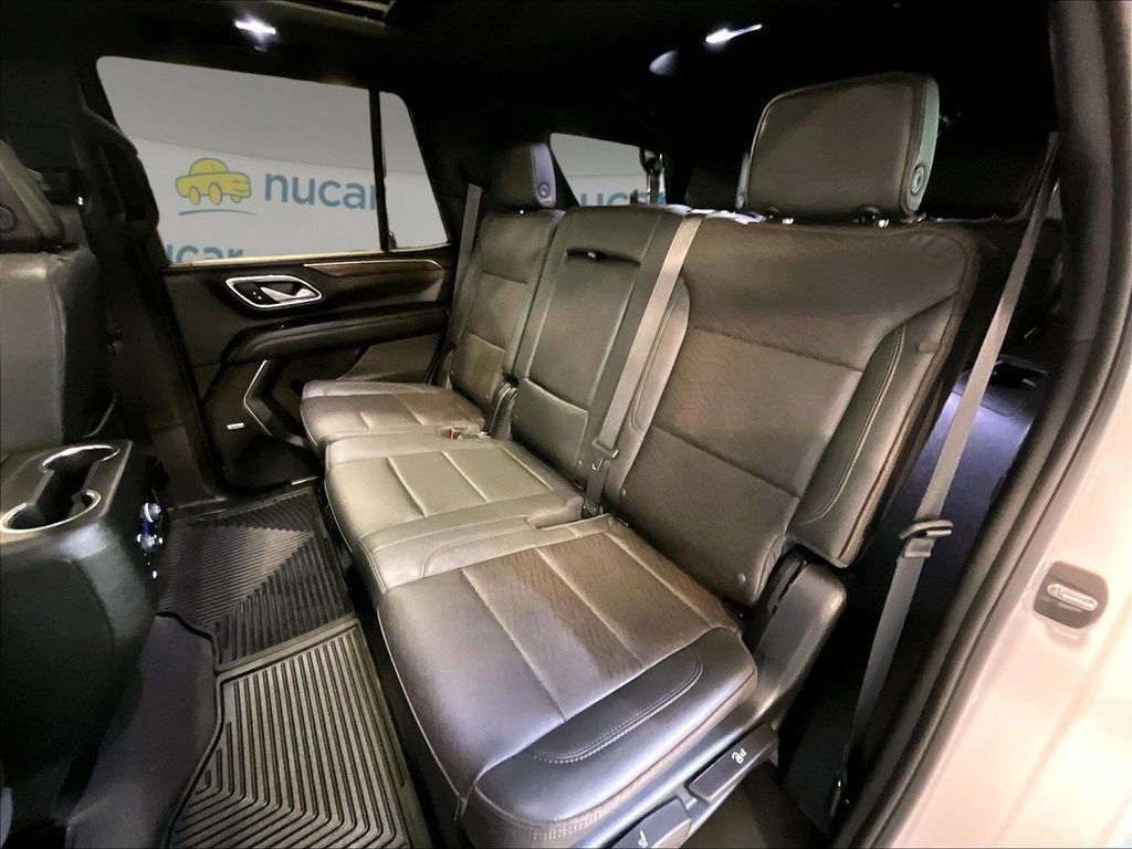 Used 2024 Chevrolet Tahoe High Country w/ Premium Package 2 AWD/4WD image 15
