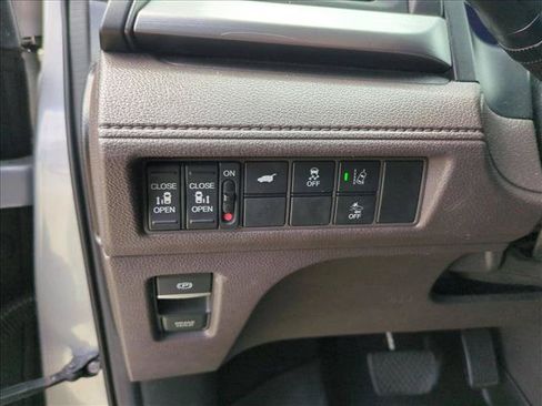 Used 2018 Honda Odyssey EX-L image 13