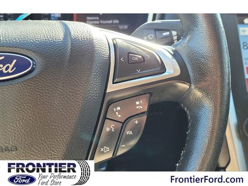 Used 2017 Ford Fusion SE w/ Equipment Group 201A image 19