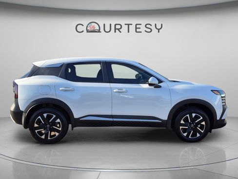 Certified 2025 Nissan Kicks SV AWD/4WD image 8