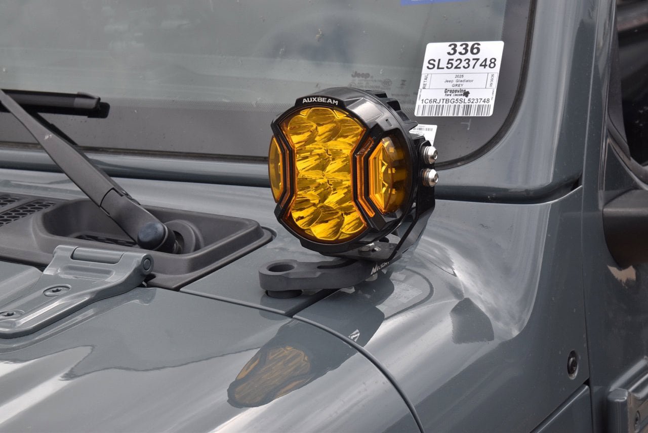 Used 2025 Jeep Gladiator Rubicon w/ Convenience Group AWD/4WD image 13
