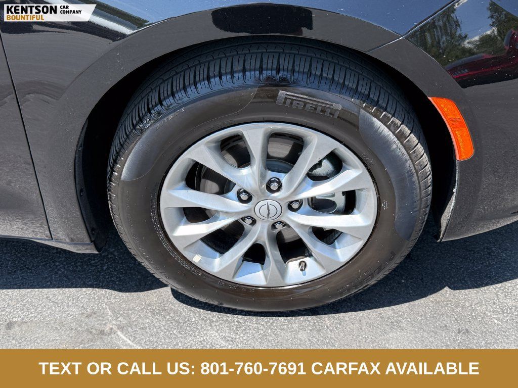 Used 2026 Chrysler Pacifica Limited FWD image 13