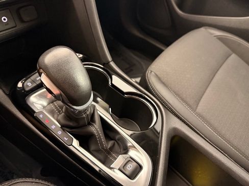 Used 2022 Buick Encore GX Select AWD/4WD image 36