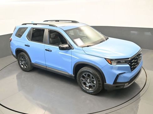Used 2025 Honda Pilot TrailSport image 60