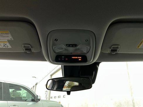 Used 2025 Chevrolet TrailBlazer LT image 14