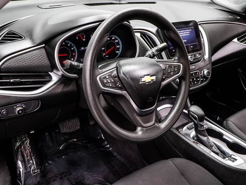 Used 2023 Chevrolet Malibu LT FWD image 18