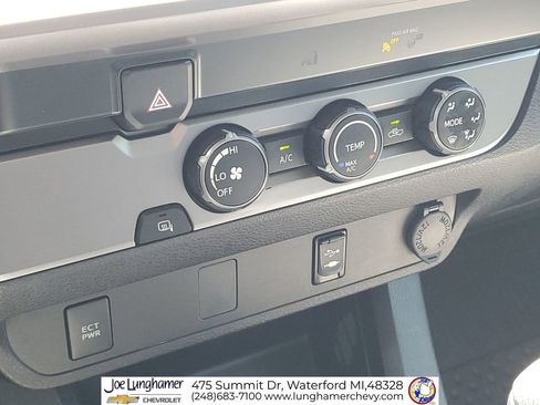 Used 2019 Toyota Tacoma SR5 RWD image 17
