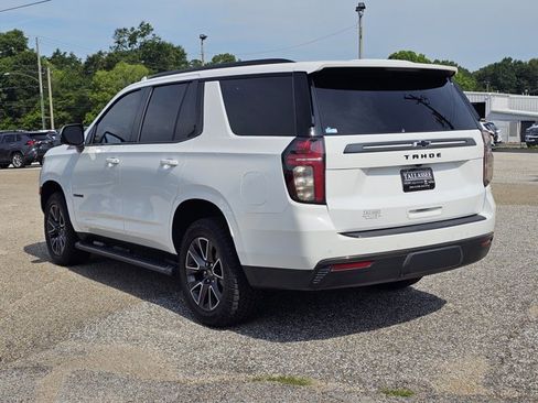 Used 2021 Chevrolet Tahoe Z71 w/ Luxury Package AWD/4WD image 13