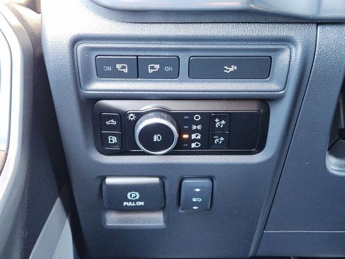 Used 2023 Ford F150 Lariat w/ Trailer Tow Package image 25