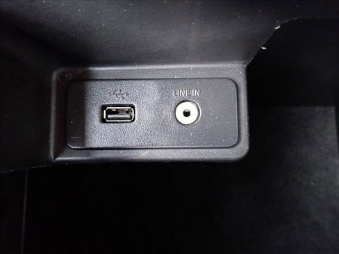 Used 2017 Ford Expedition XLT image 23