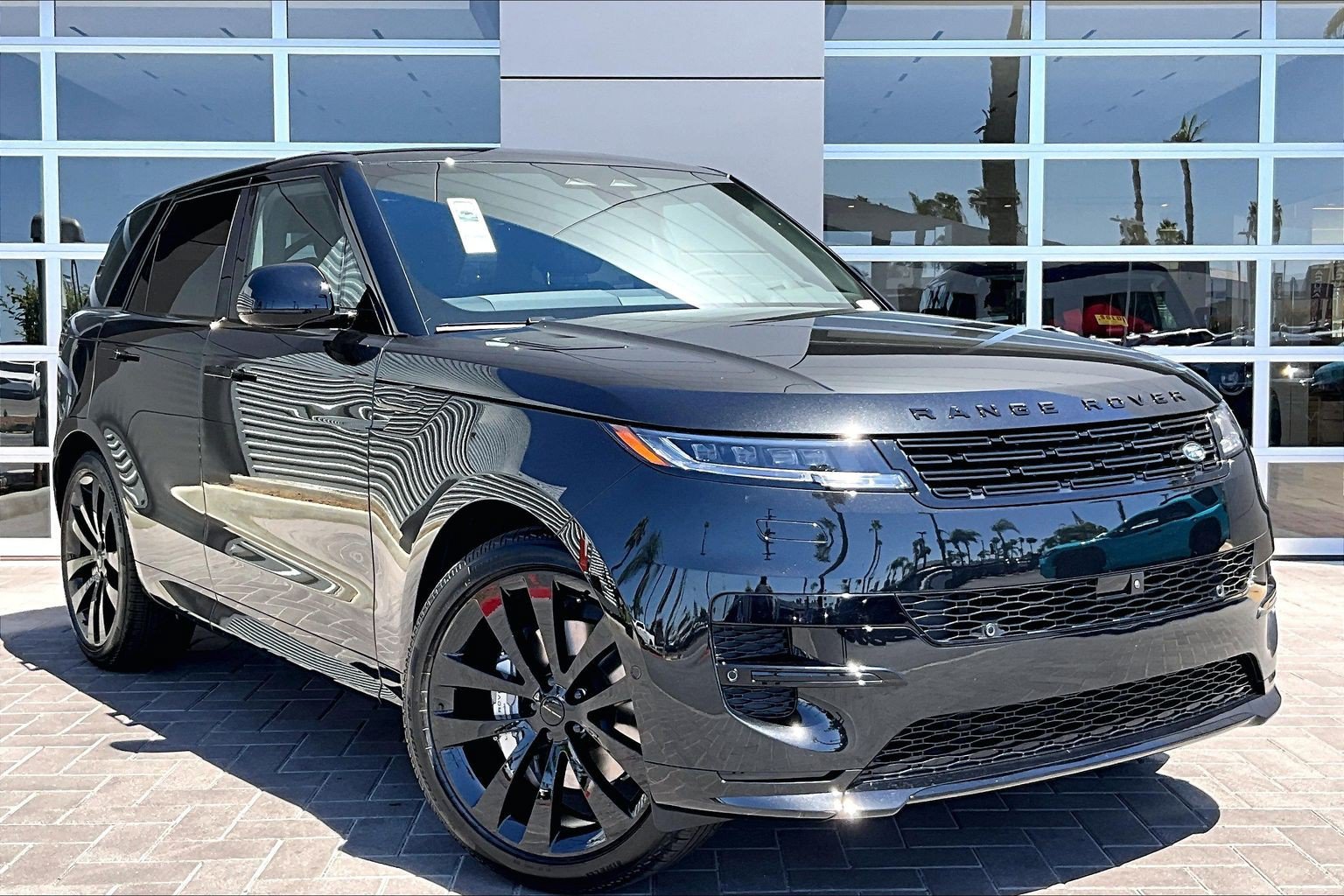 New 2027 Land Rover Range Rover Sport Dynamic SE AWD/4WD image 2