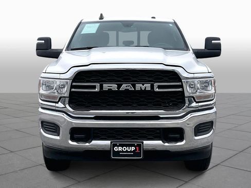 Used 2024 RAM 3500 Tradesman w/ Chrome Appearance Group image 4