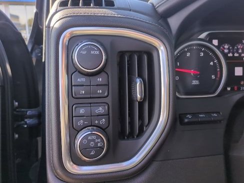 Used 2022 Chevrolet Silverado 2500 LTZ w/ LTZ Premium Package image 14