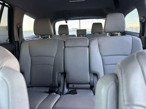 Used 2018 Honda Pilot Touring image 18