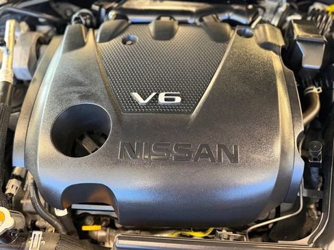 Used 2023 Nissan Maxima SR w/ Sport Mat Group FWD image 38