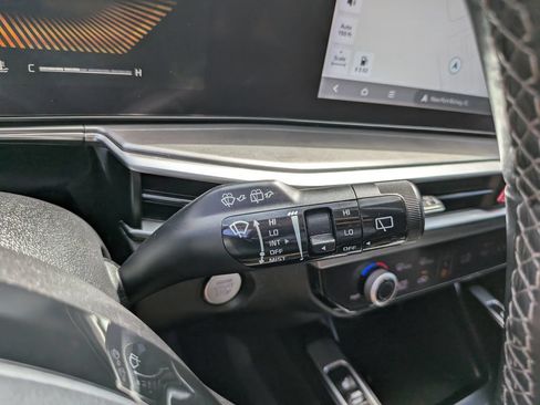 Certified 2025 Kia Sorento S FWD image 35