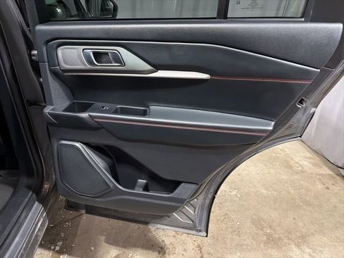 Used 2025 Ford Explorer ST-Line image 13