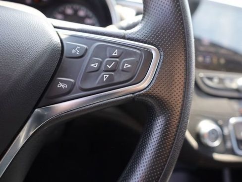Used 2025 Chevrolet Malibu LS FWD image 2