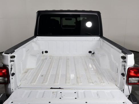 Used 2023 Jeep Gladiator Mojave image 14