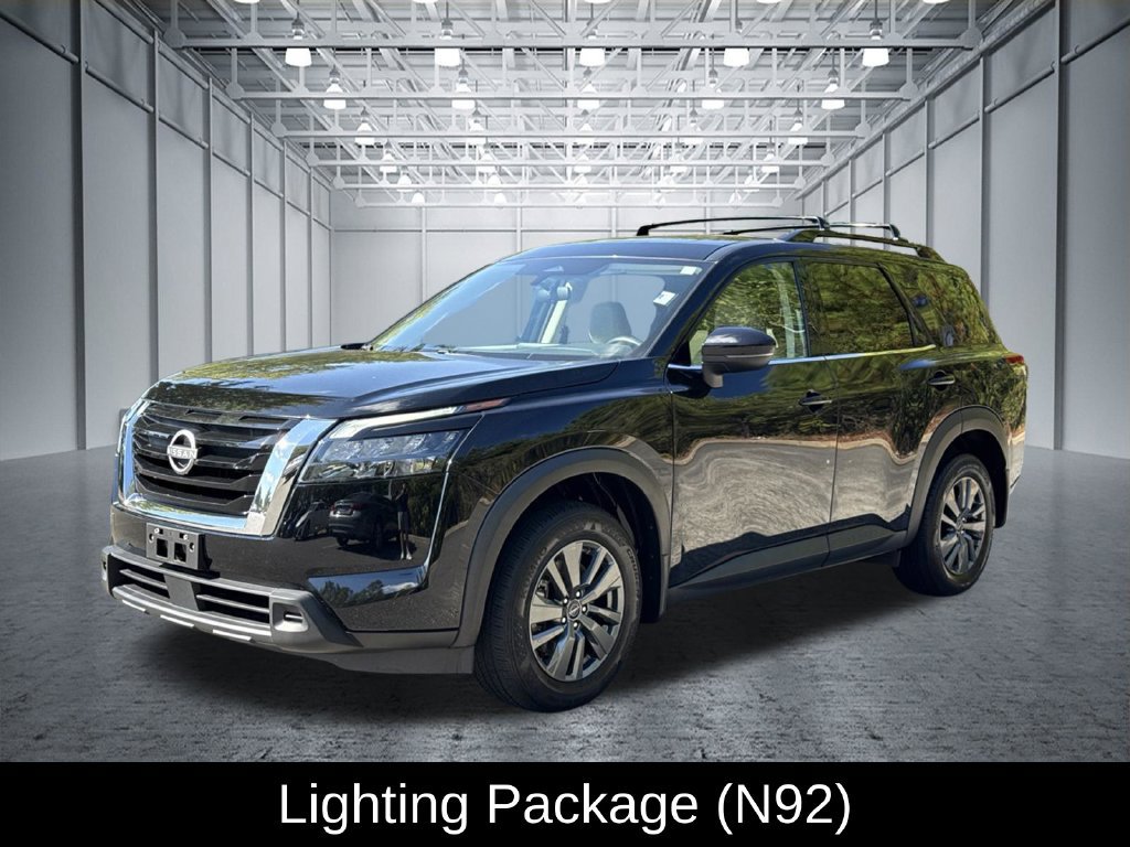 Certified 2024 Nissan Pathfinder SV w/ SV Premium Package FWD image 3