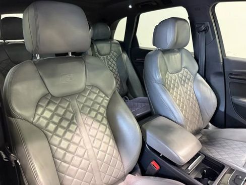 Used 2018 Audi SQ5 Prestige w/ Prestige Package image 28