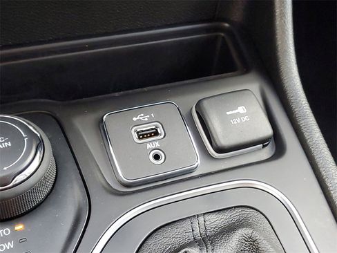 Used 2021 Jeep Cherokee Latitude Lux image 26