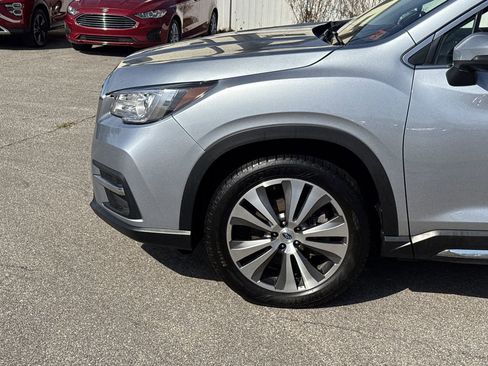 Used 2022 Subaru Ascent Limited image 9