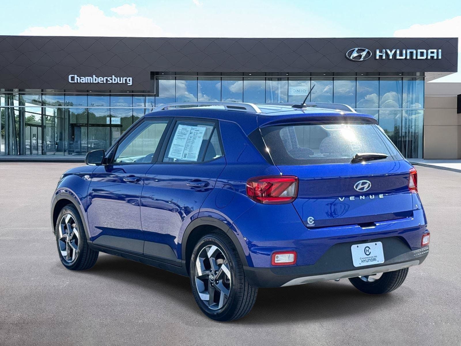 Used 2023 Hyundai Venue SEL w/ Cargo Package FWD image 27