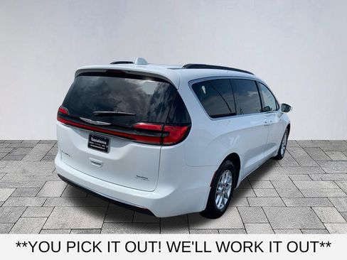 Used 2022 Chrysler Pacifica Touring-L FWD image 7