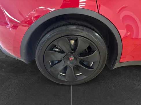 Used 2023 Tesla Model Y Long Range AWD/4WD image 21