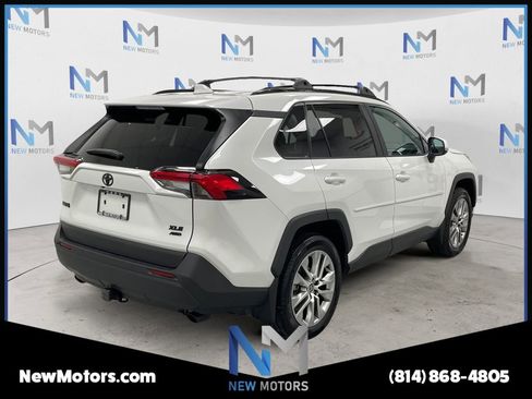 Used 2023 Toyota RAV4 XLE Premium AWD/4WD image 4