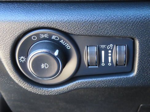 Used 2022 Chrysler Pacifica Limited w/ S Appearance Package image 24