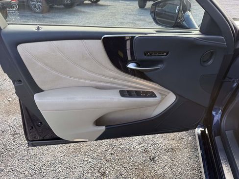 Used 2022 Lexus LS 500 AWD image 16
