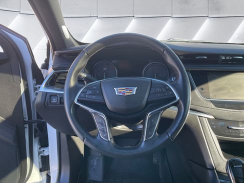 Used 2021 Cadillac XT5 Premium Luxury image 13