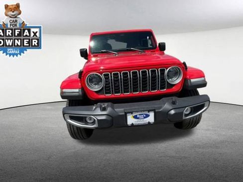 Used 2025 Jeep Wrangler Unlimited Sahara AWD/4WD image 3