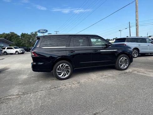 Used 2025 Lincoln Navigator Reserve AWD/4WD image 19
