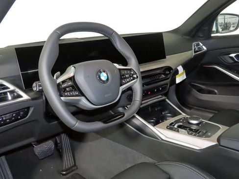 Used 2025 BMW 330i xDrive Sedan w/ Premium Package AWD/4WD image 11