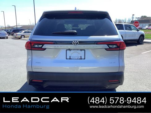 Used 2025 Toyota Grand Highlander AWD image 6