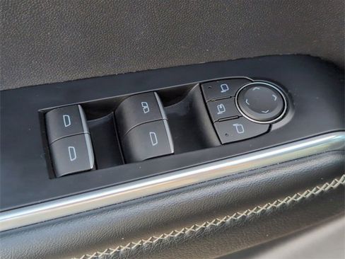 Used 2024 GMC Acadia Denali image 24