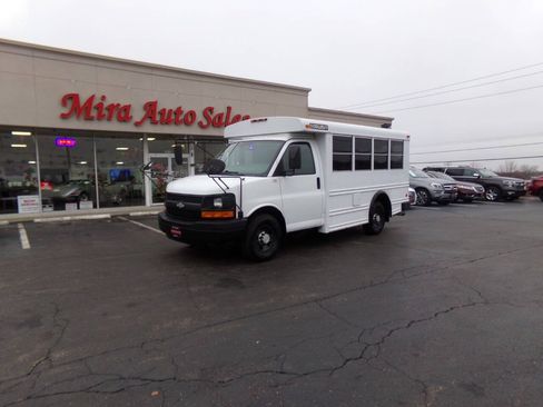 Used 2007 Chevrolet Express 3500 w/ School Bus Package RWD image 2