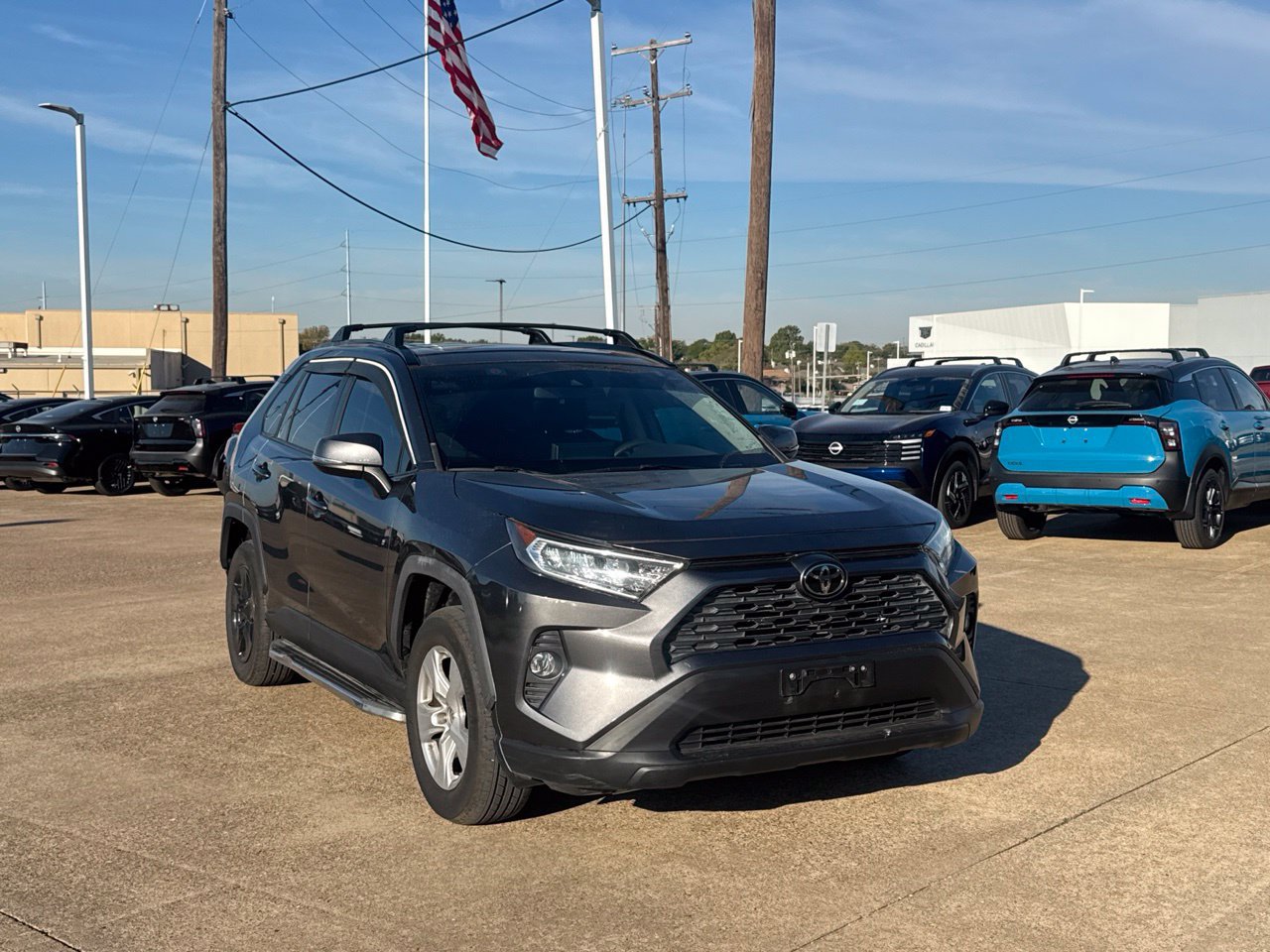 Used 2019 Toyota RAV4 XLE FWD image 1