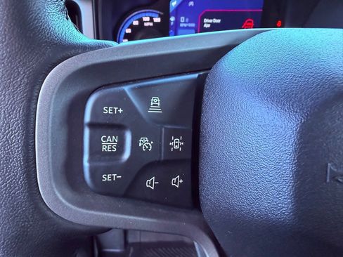 Used 2023 Ford Bronco Badlands image 18