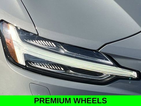 Used 2024 Volvo S60 B5 Core image 7